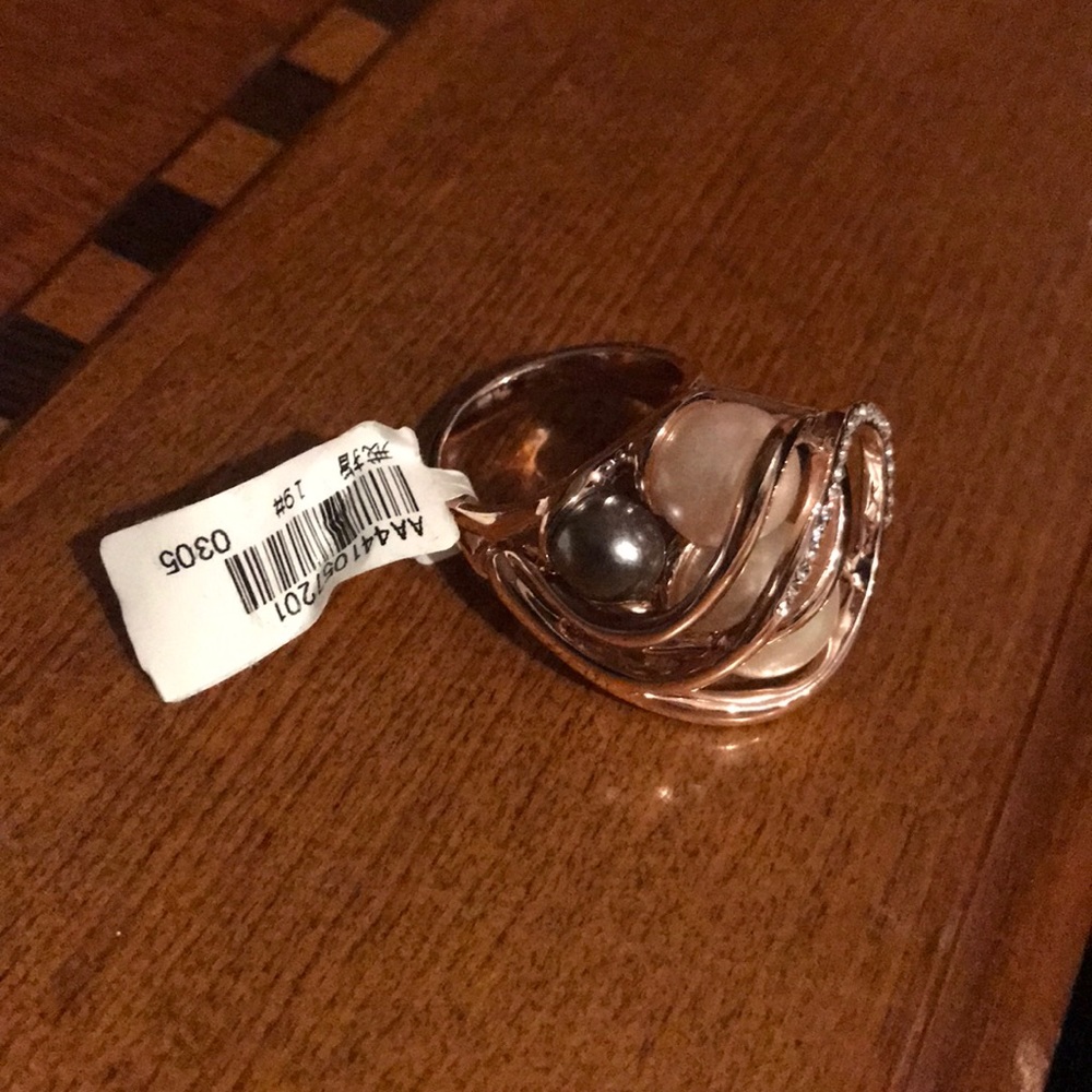 Ring - Picture 4 of 4